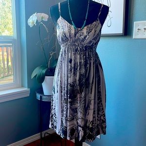 Woman’s medium Ed hardy dress (90)